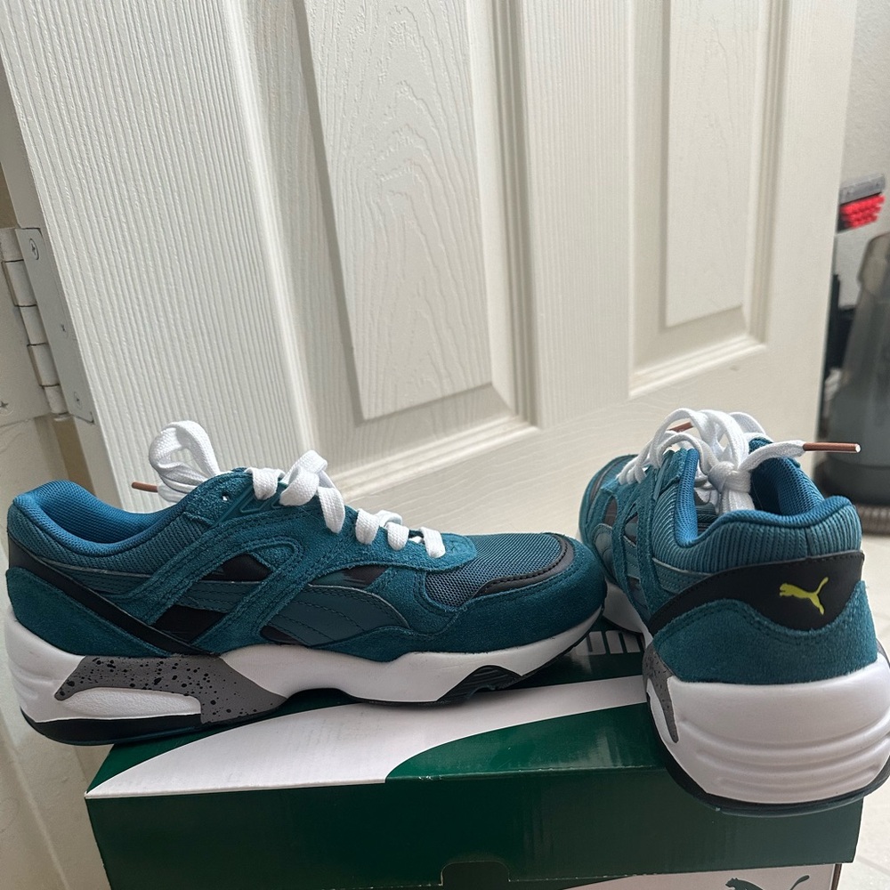 Puma fast graphic women’s blue white suphur spring